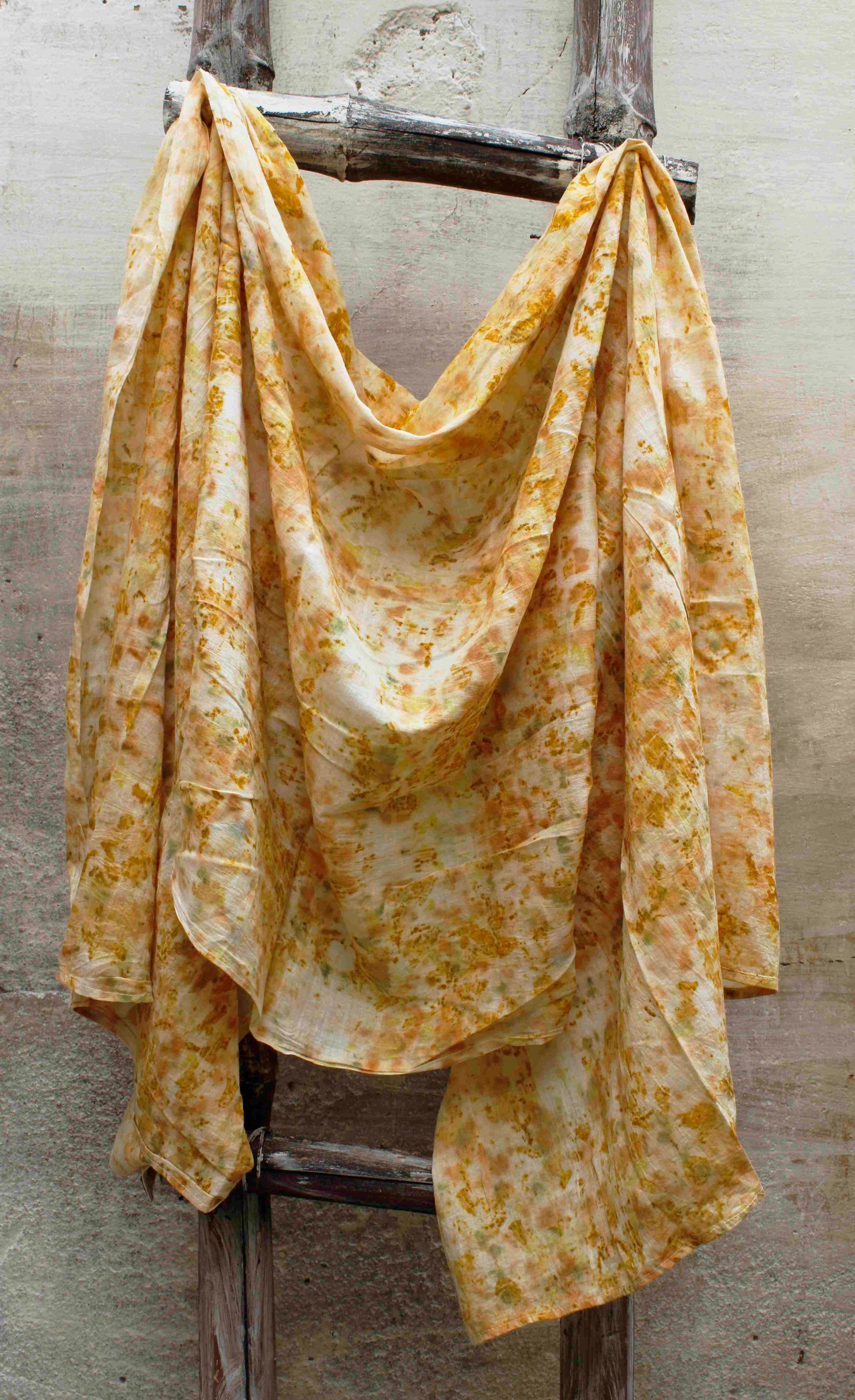 A thousand petals scarf