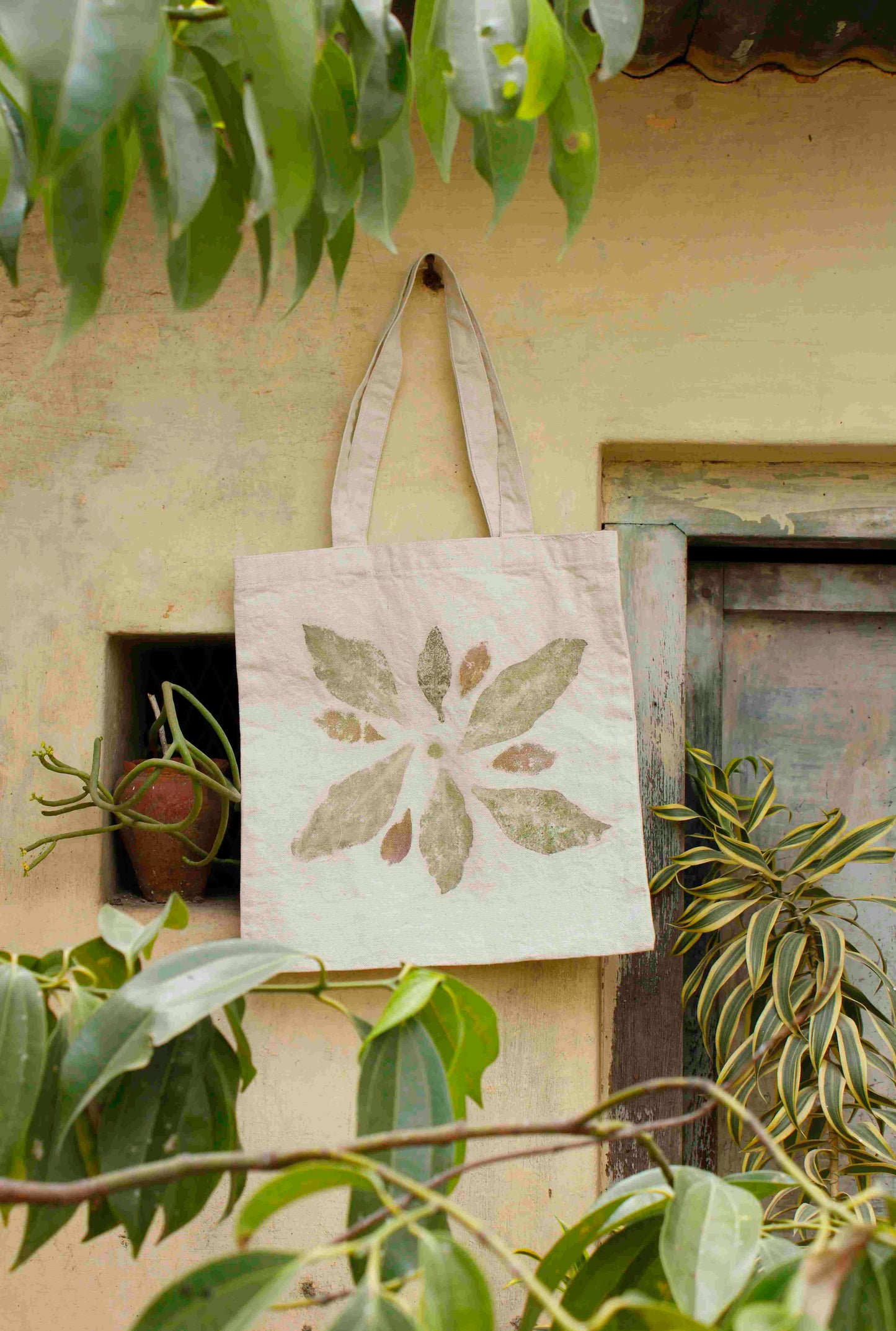 Tote Bag - Art in every leaf