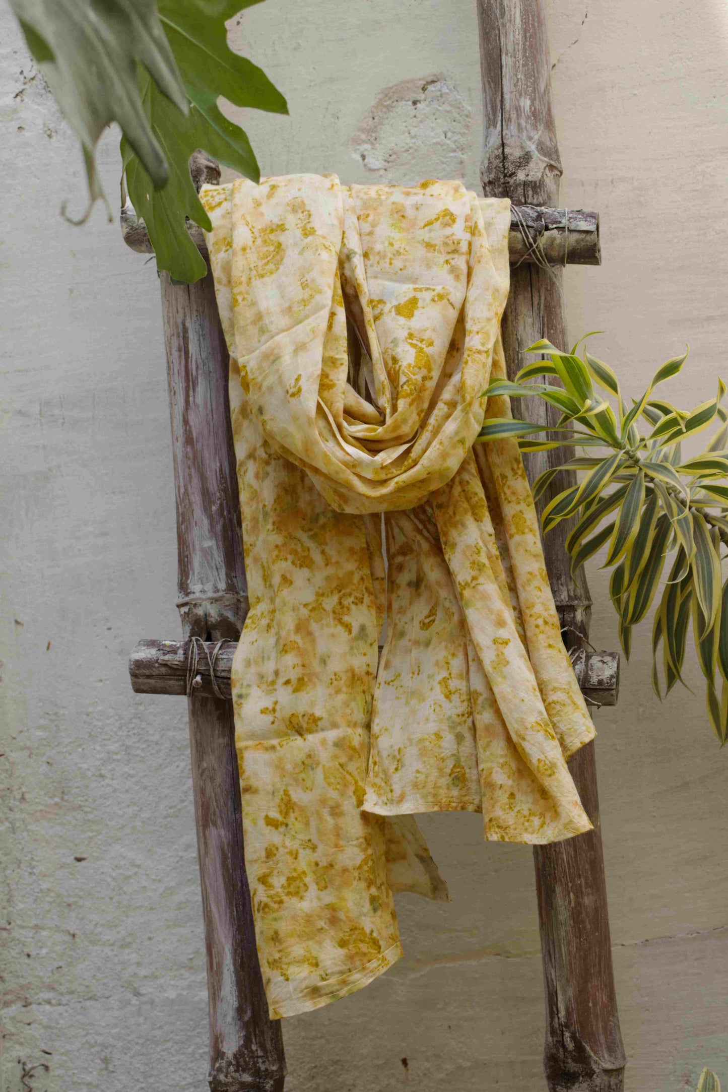 A thousand petals scarf