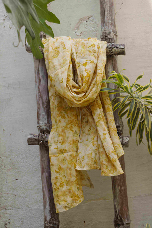 A thousand petals scarf